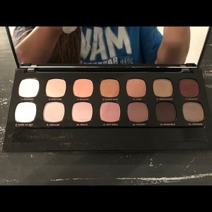 eyeshadow palette